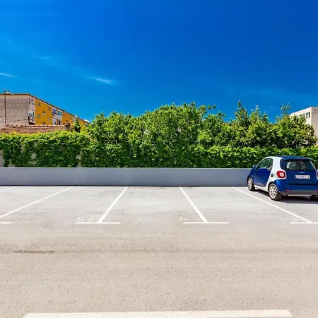 Tiffy W Private Parking Apartamento