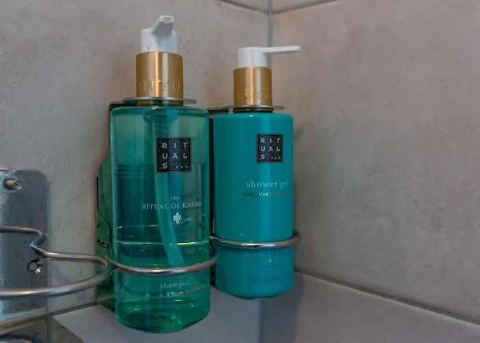 Tiffy W Private Parking شقة *