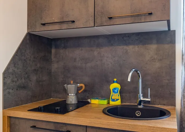 Tiffy W Private Parking * زادار